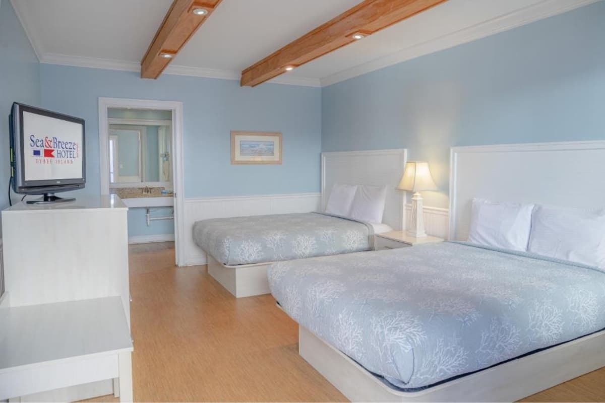 Two Queen Beds room